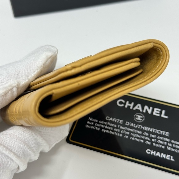 π―Authentic CHANEL Icon Line Calfskin Leather 6-Key Holder Case in Beige - Picture 4 of 5